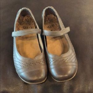 Taos Mary Jane Flats